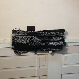 Black and white skirt, m